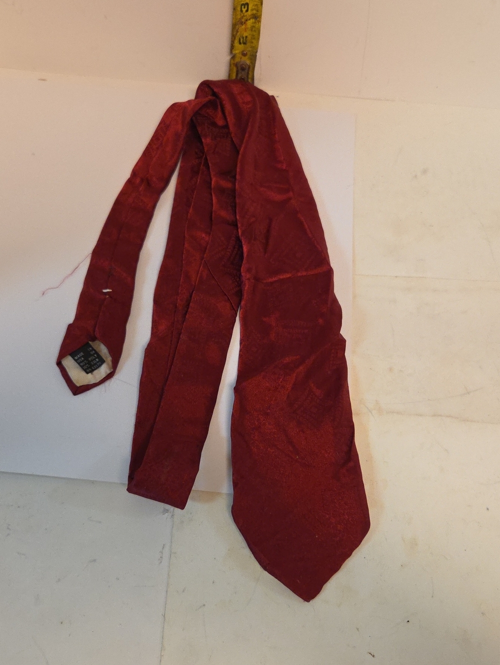 Vintage Andhurst Mens Burgundy Red Patterned Tie 90% Poly 10% Silk Made in USA